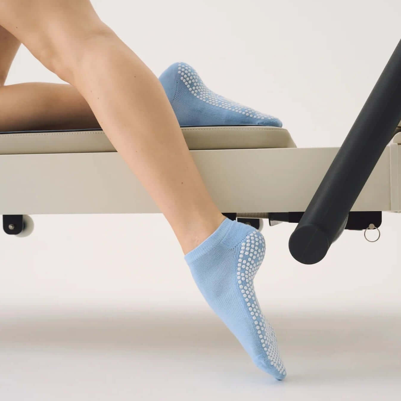 MoveActive Low Rise Pilates Grip Socks Powder Blue – FOLD Reformer