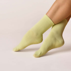 ÔWEAR Essentials Pilates Grip Socks in Lime