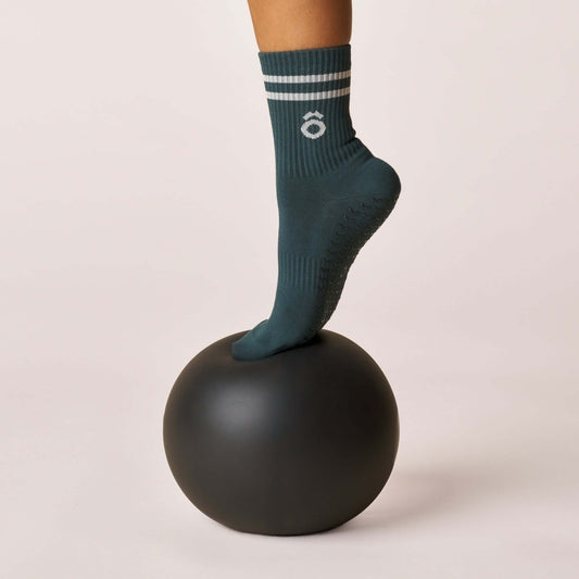ÔWEAR Crew Sporty Stripes Pilates Grip Socks in Forest Green, view 2
