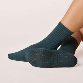 ÔWEAR Essentials Pilates Grip Socks in Forest Green, view 3