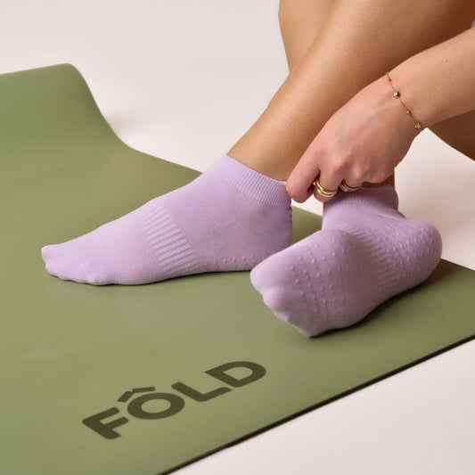 ÔWEAR Low Rise Pilates Grip Socks in Lilac, view 2
