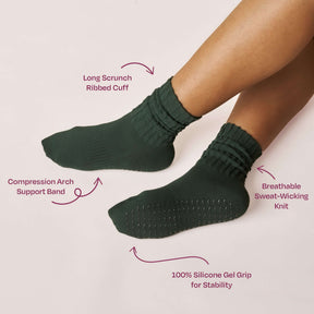 ÔWEAR Scrunch Pilates Grip Socks in Forest Green, view 4