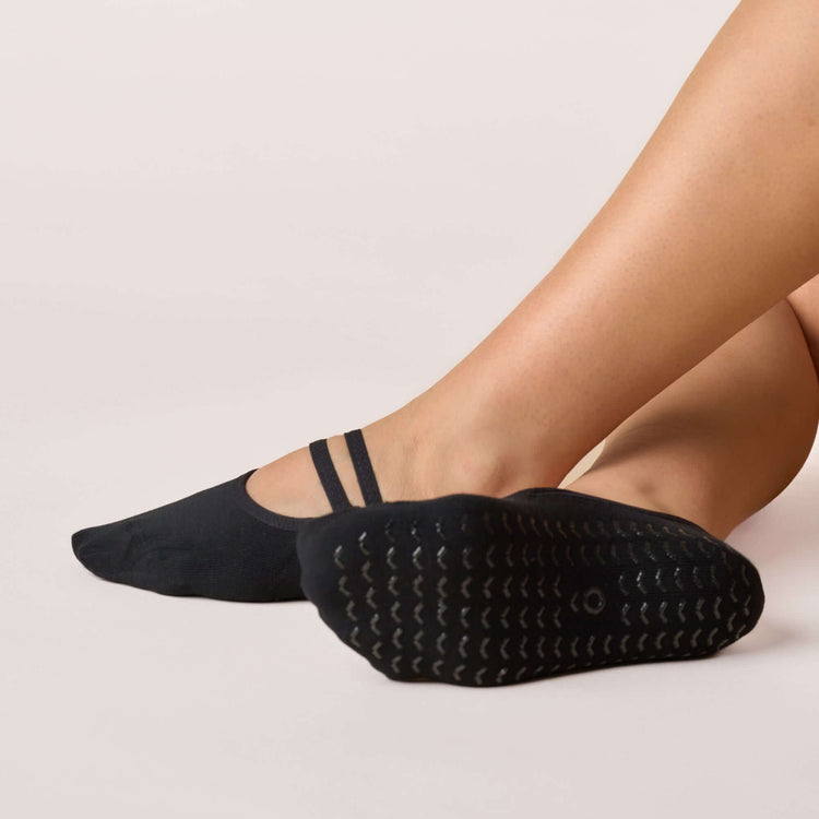 ÔWEAR Ballet Grip Socks in Black, view 3