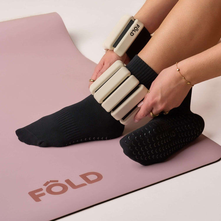 ÔWEAR Essentials Pilates Grip Socks in Black, view 2