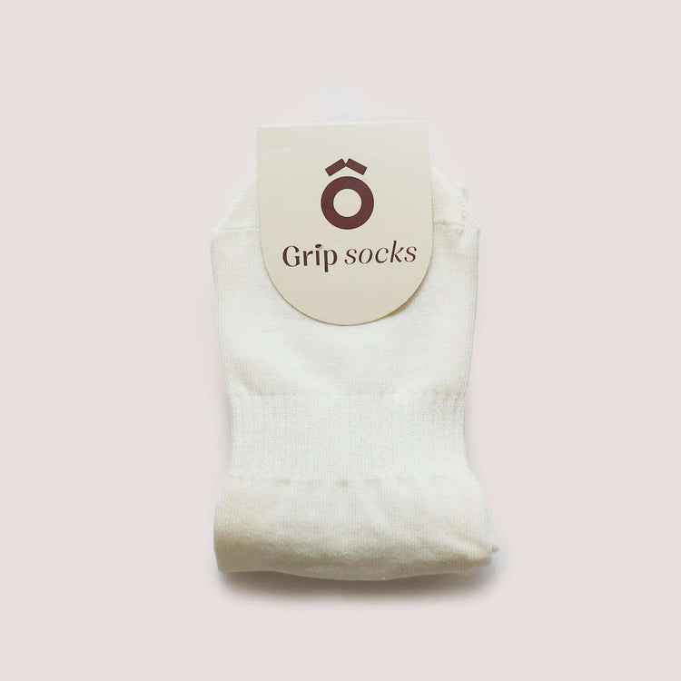 Everyday Crew Grip Socks - Magenta in soft cotton with a non-slip grip design for Pilates and daily comfort.