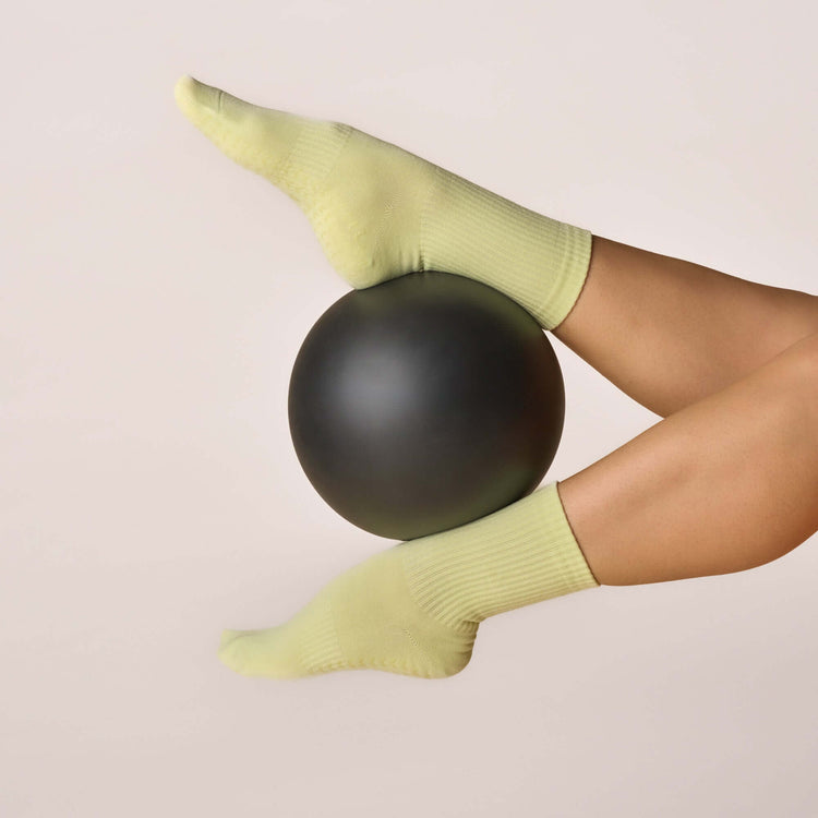 ÔWEAR Essentials Pilates Grip Socks in Lime, view 2