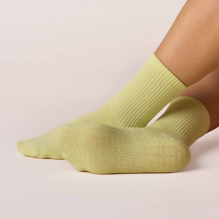 ÔWEAR Essentials Pilates Grip Socks in Lime, view 3