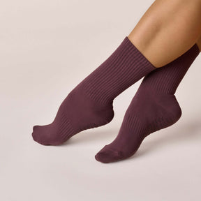 ÔWEAR Essentials Pilates Grip Socks in Magenta