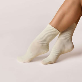 ÔWEAR Essentials Pilates Grip Socks in Off White