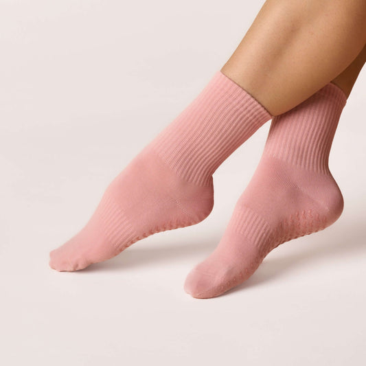 ÔWEAR Essentials Pilates Grip Socks in Rose