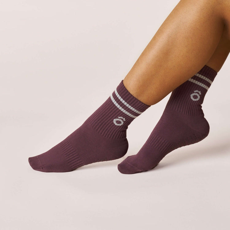 ÔWEAR Crew Sporty Stripes Pilates Grip Socks in Magenta