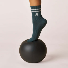 ÔWEAR Crew Sporty Stripes Pilates Grip Socks in Forest Green, view 2