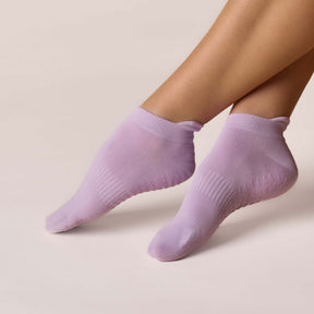 ÔWEAR Low Rise Pilates Grip Socks in Lilac