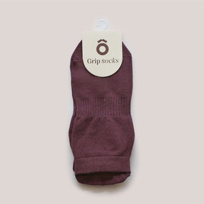 ÔWEAR Low Rise Pilates Grip Socks in Magenta, view 5