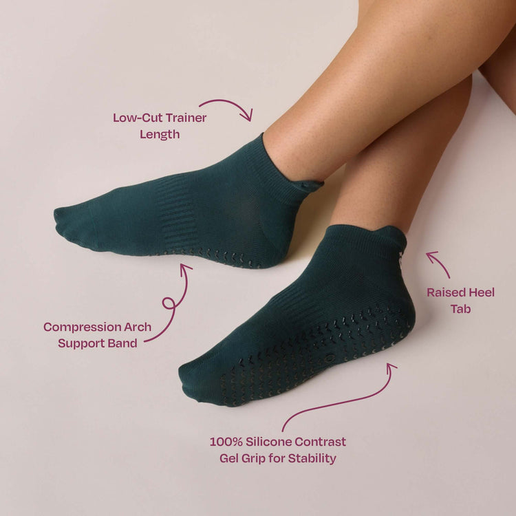 ÔWEAR Low Rise Pilates Grip Socks in Forest Green, view 4