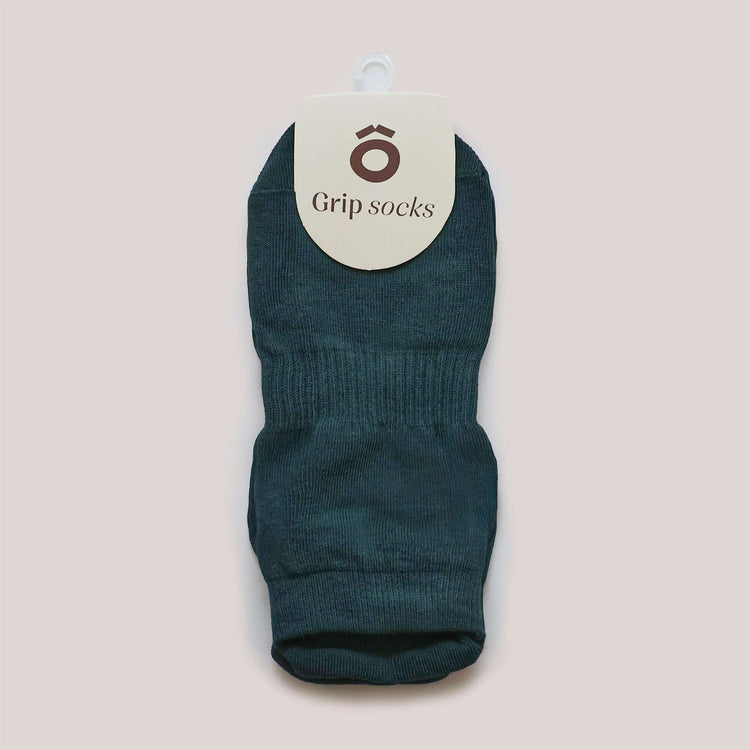 ÔWEAR Low Rise Pilates Grip Socks in Forest Green, view 5