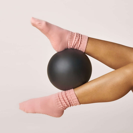 ÔWEAR Scrunch Pilates Grip Socks in Rose, view 2